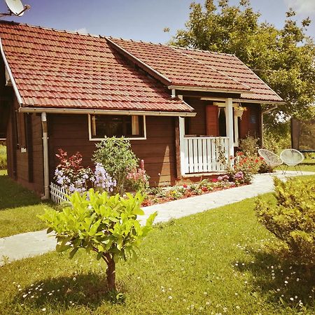 Wooden House Nela Near Plitvice Lakes Smoljanac Exterior photo