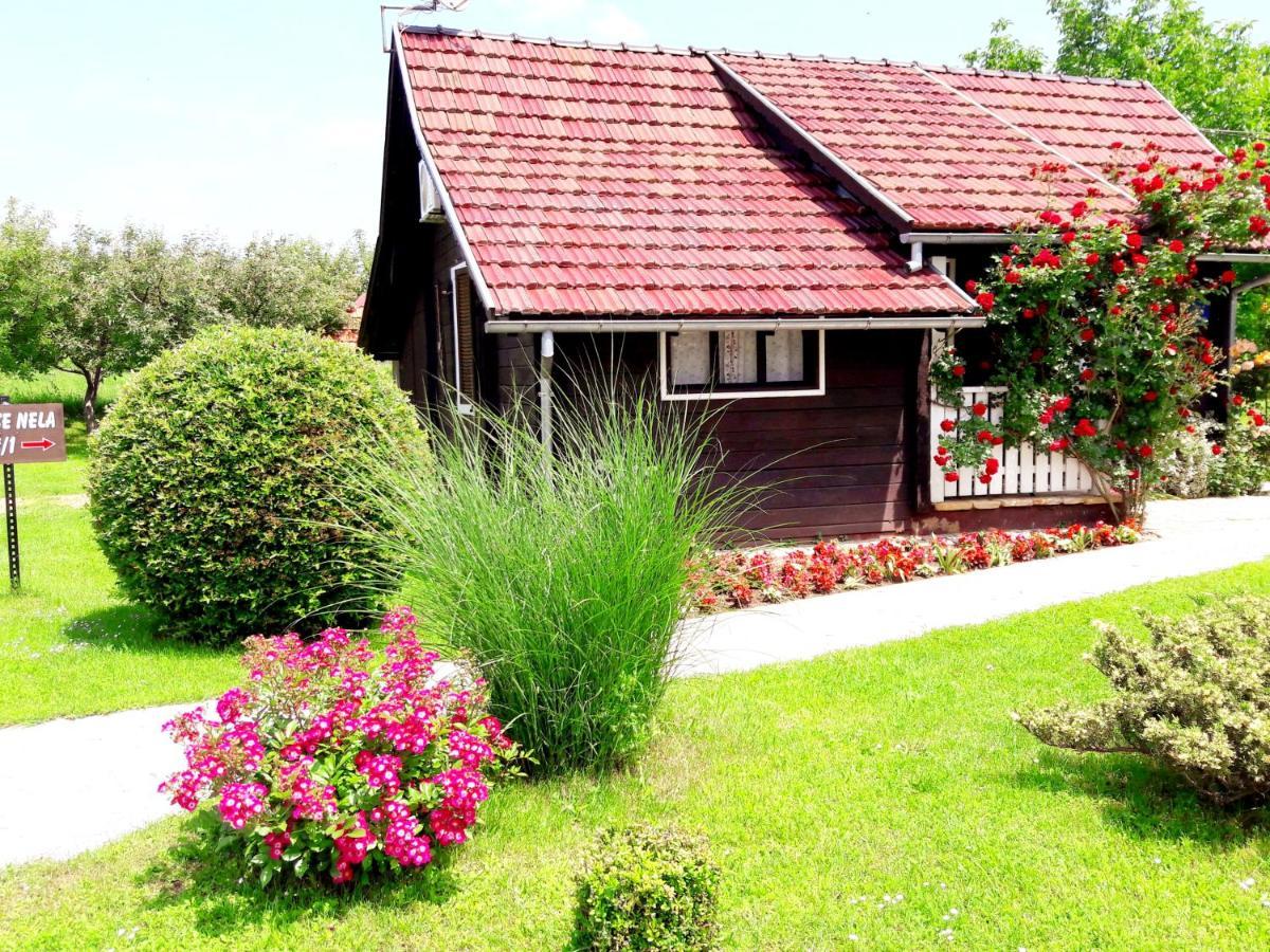 Wooden House Nela Near Plitvice Lakes Smoljanac Exterior photo