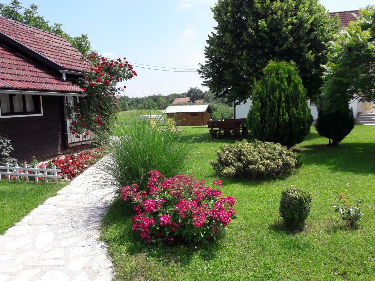 Wooden House Nela Near Plitvice Lakes Smoljanac Exterior photo